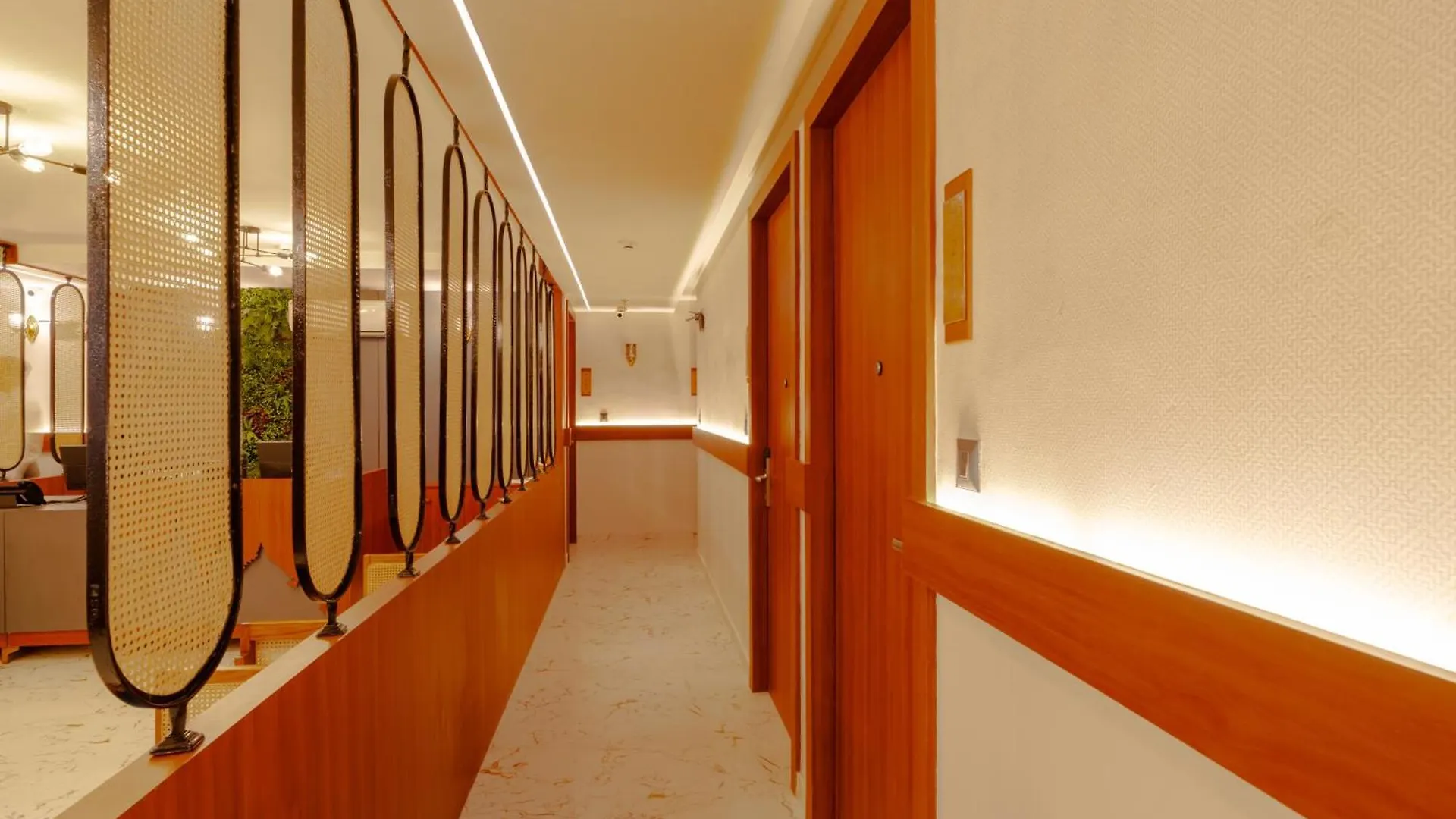 Hotel Alokah Kashi Varanasi