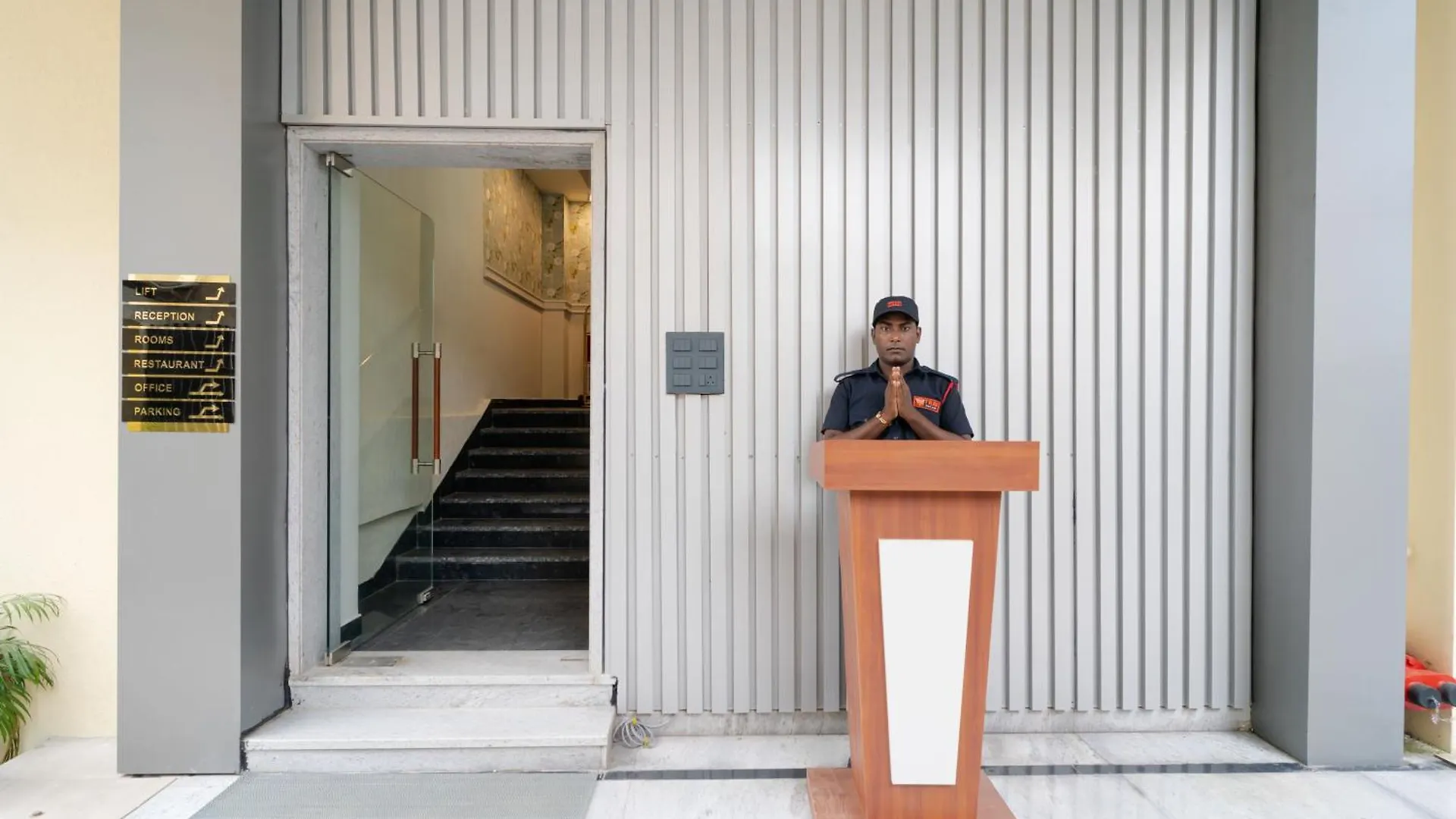 Hotel Alokah Kashi Varanasi 3*,  India